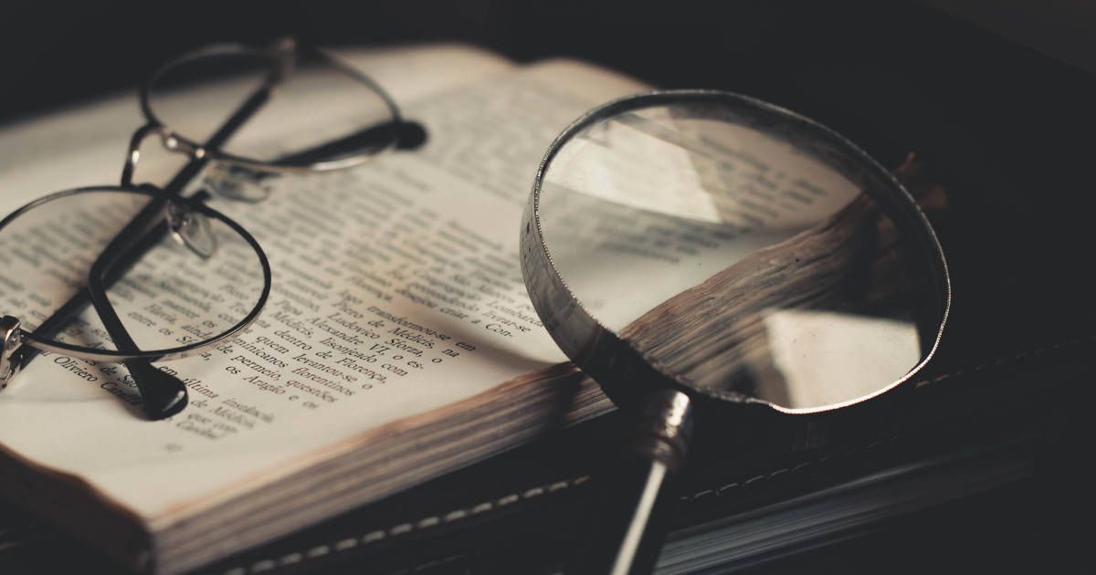 Vintage Book Glasses Magnifying Glass Wallpaper