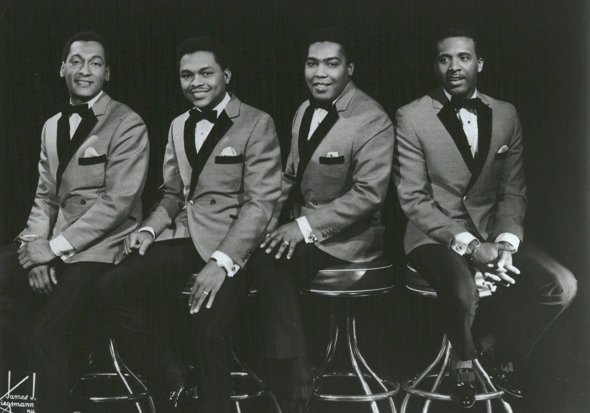 Vintage Portrait Of The Four Tops 1964 Wallpaper