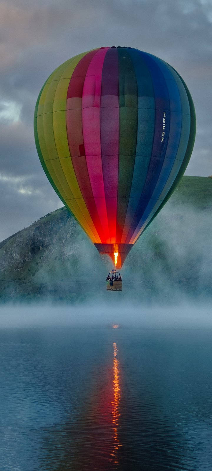 Vivo Y20 Hot Air Balloon Wallpaper