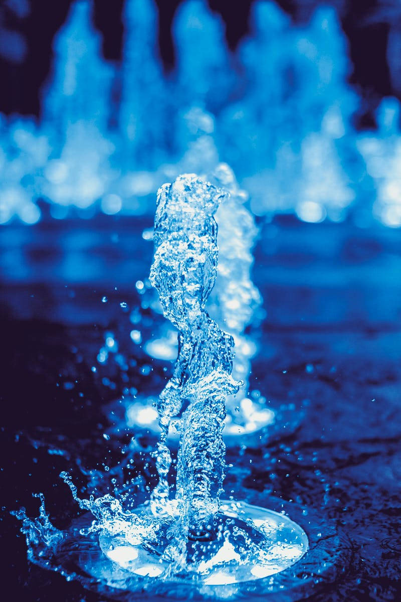 Water Fountain Iphone Whatsapp Wallpaper