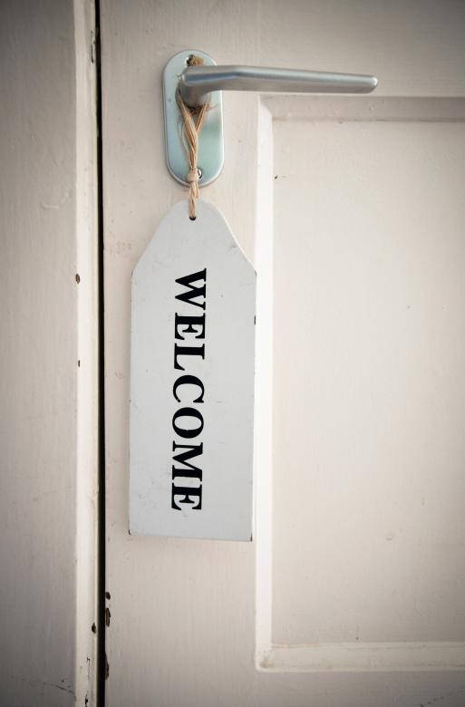 Welcome Tag On Door Wallpaper