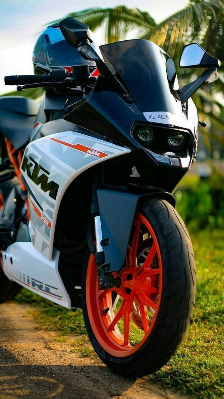 White Ktm Rc 200 Wallpaper