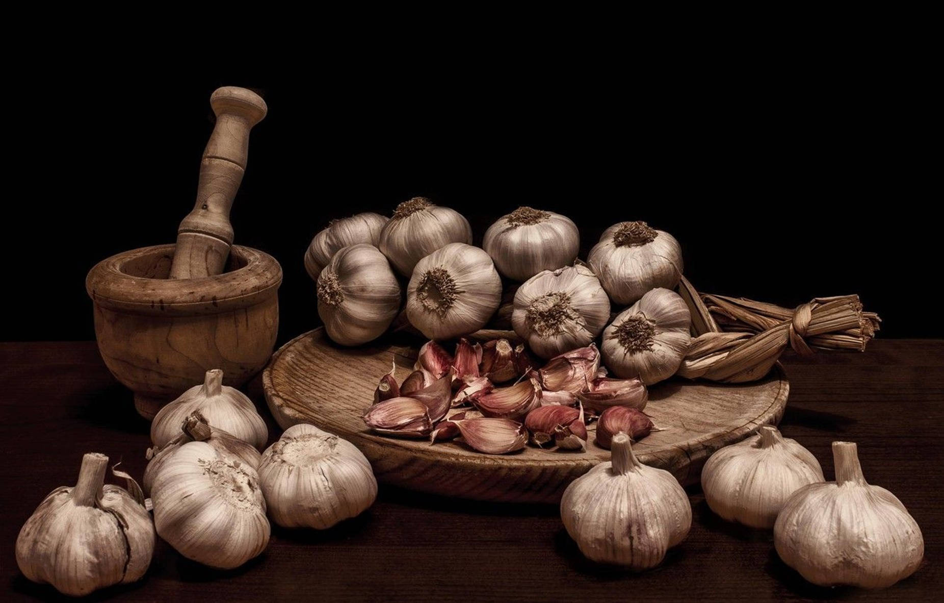 Wooden Mortar And Garlic Vegetable Wallpaper