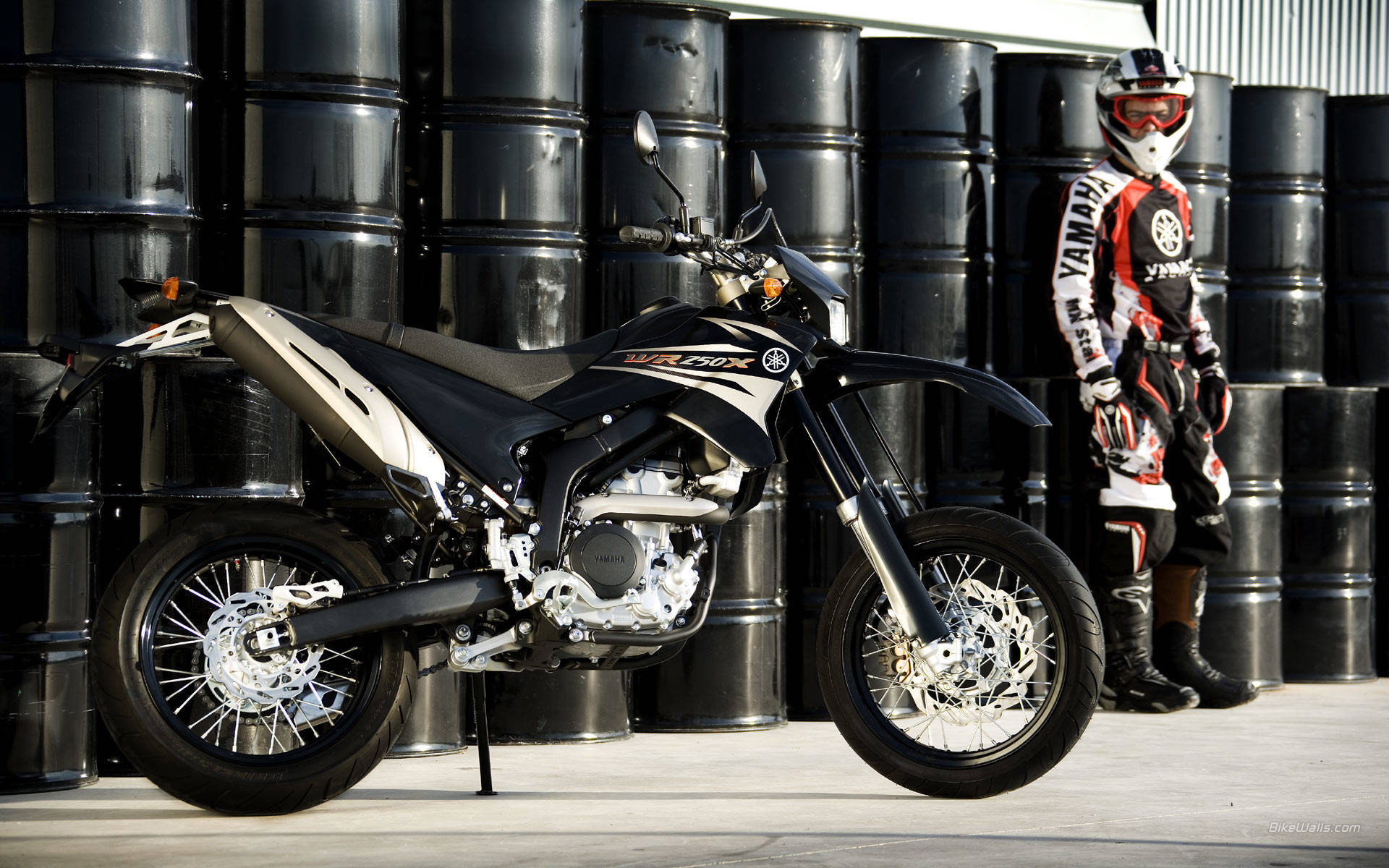 Yamaha Black Motorcycle Best Desktop Wallpaper