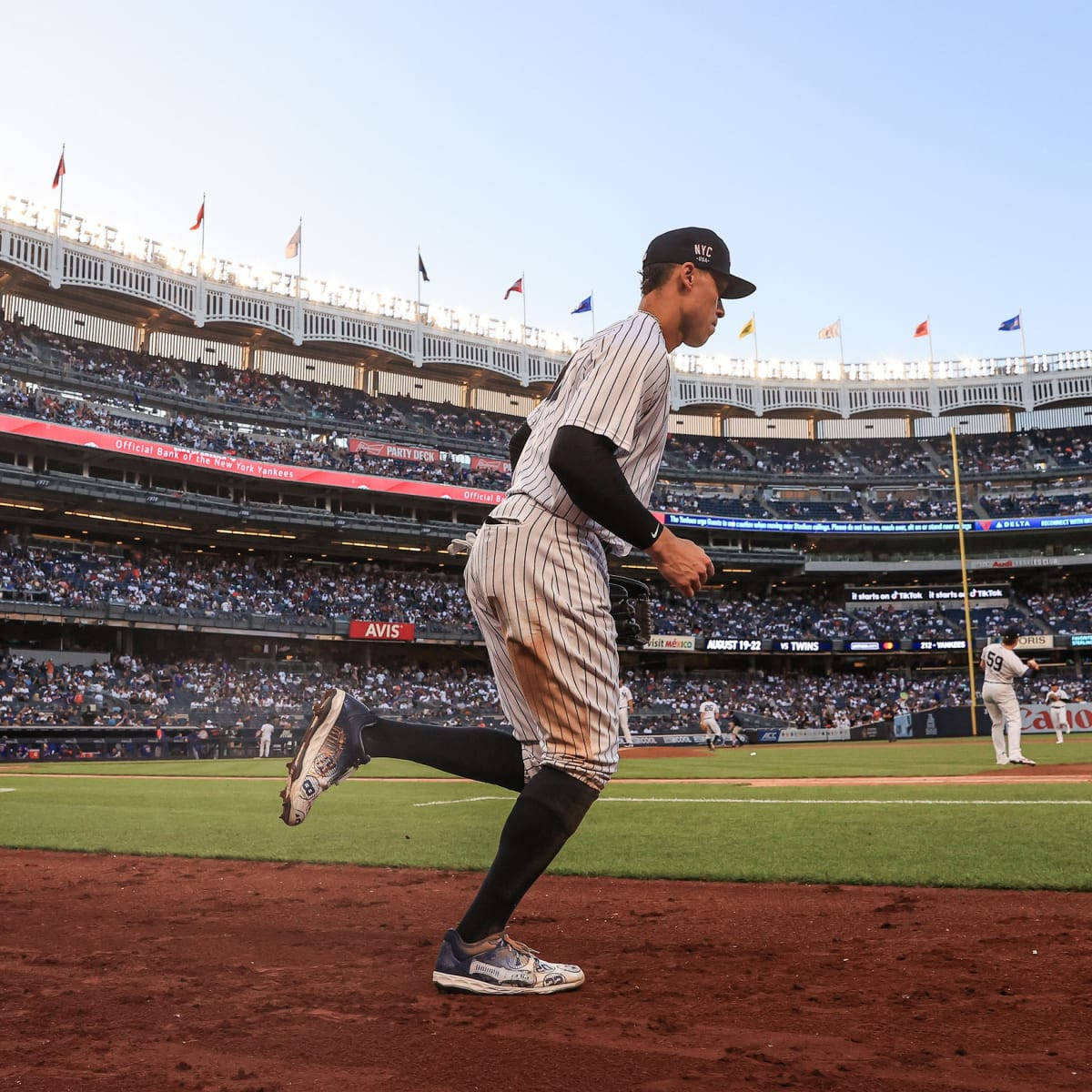 Yankees Player Running Wallpaper