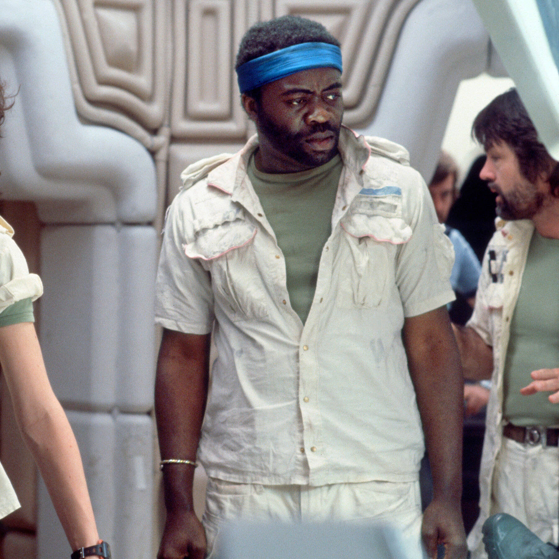 Yaphet Kotto In Character On The Set Of The Movie Aliens Wallpaper