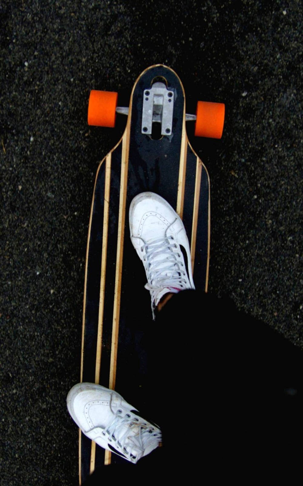 Yellow Black Aesthetic Skateboard Wallpaper