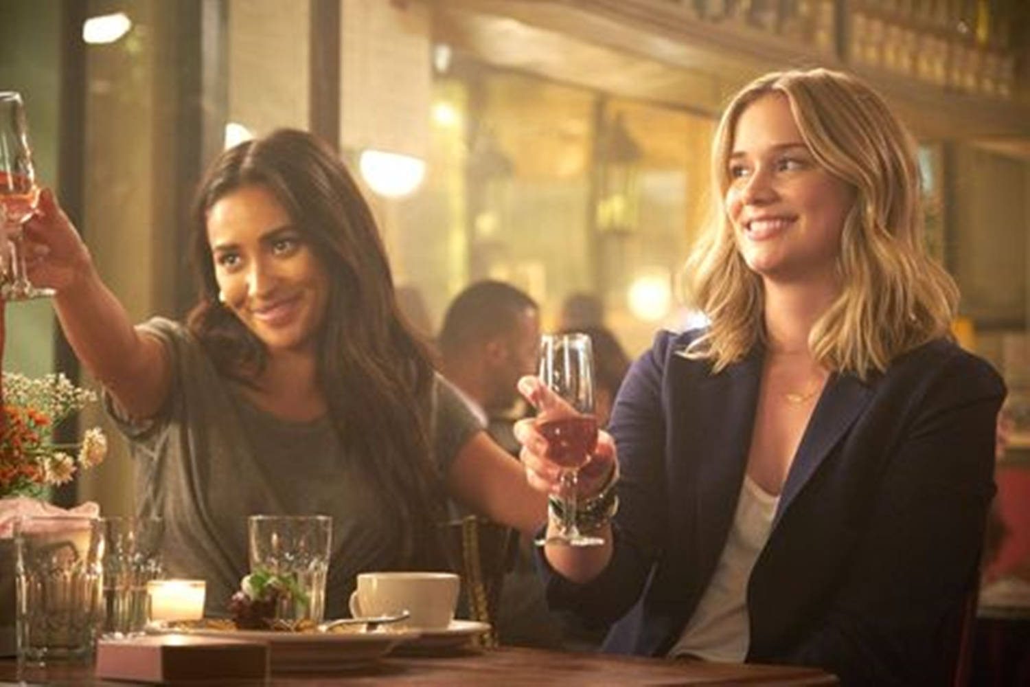 You Beck And Shay Bar Scene Wallpaper