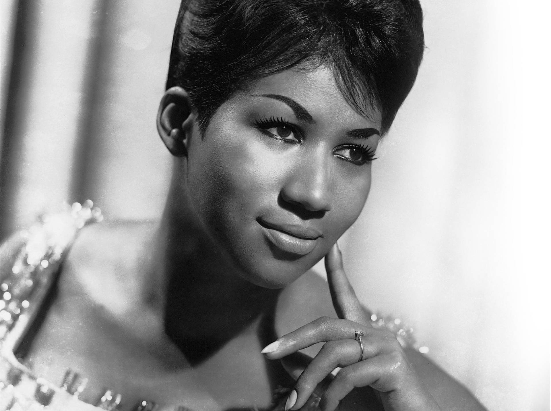 Young Aretha Franklin - The Queen Of Soul Wallpaper | WallpapersOK