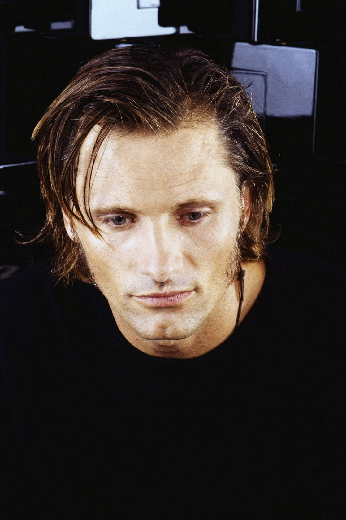 Young Hollywood Star Viggo Mortensen Candid Portrait Wallpaper