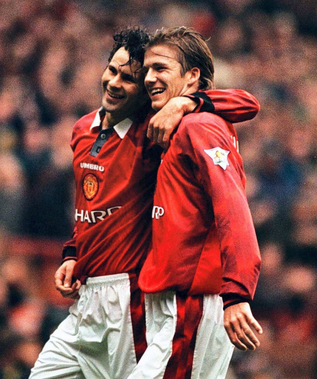 Young Ryan Giggs With David Beckham Wallpaper