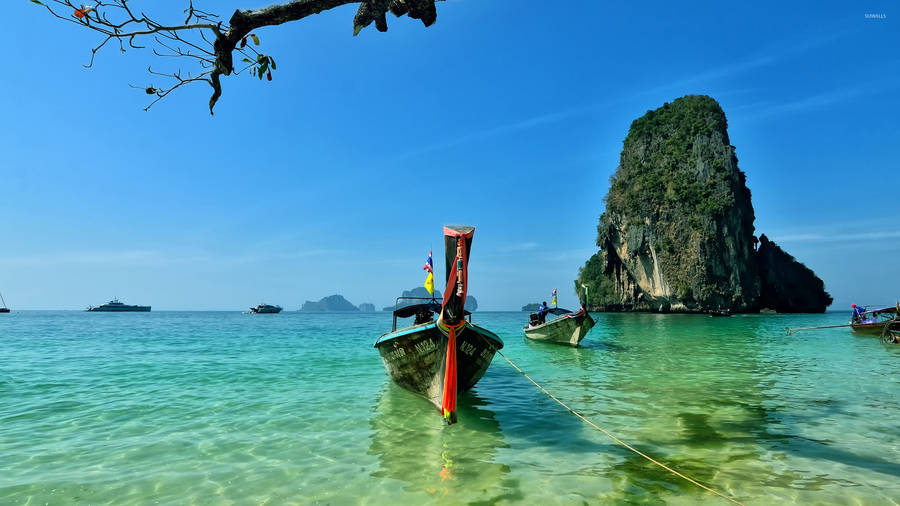 2560 X 1440 Railay Beach Open Sea Wallpaper