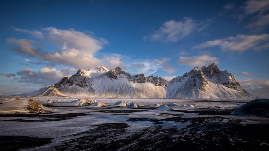 2560x1440 Nature Vestrahorn Wallpaper