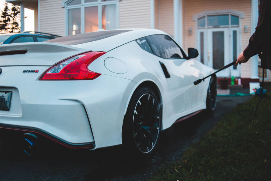 370z Gtr Car Washing Wallpaper