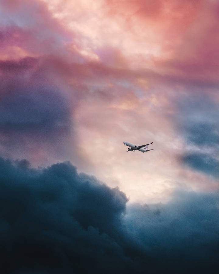 4k Plane In The Sky Wallpaper