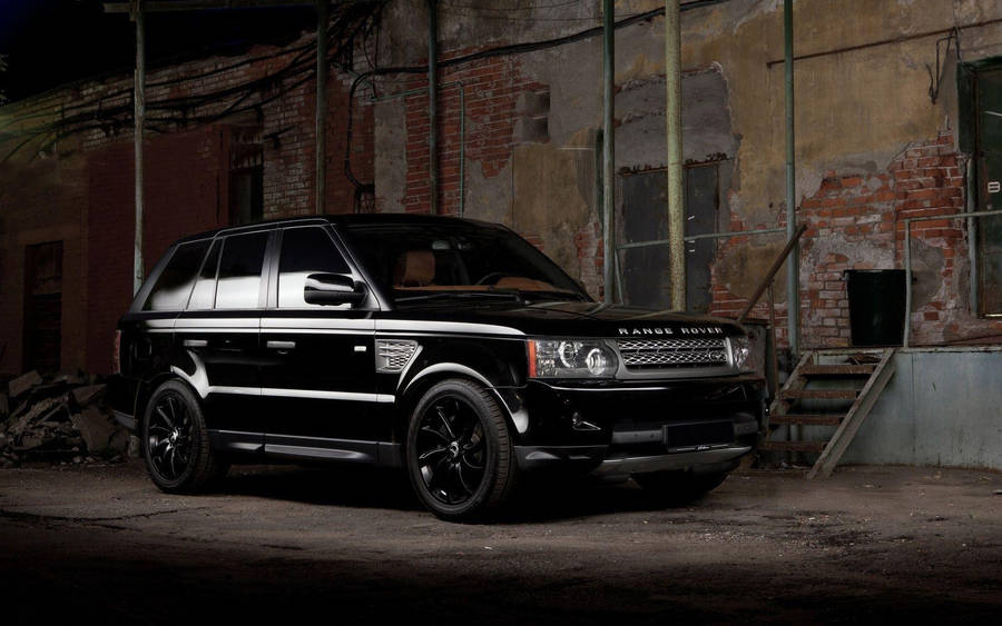 4k Range Rover Old Building Wallpaper