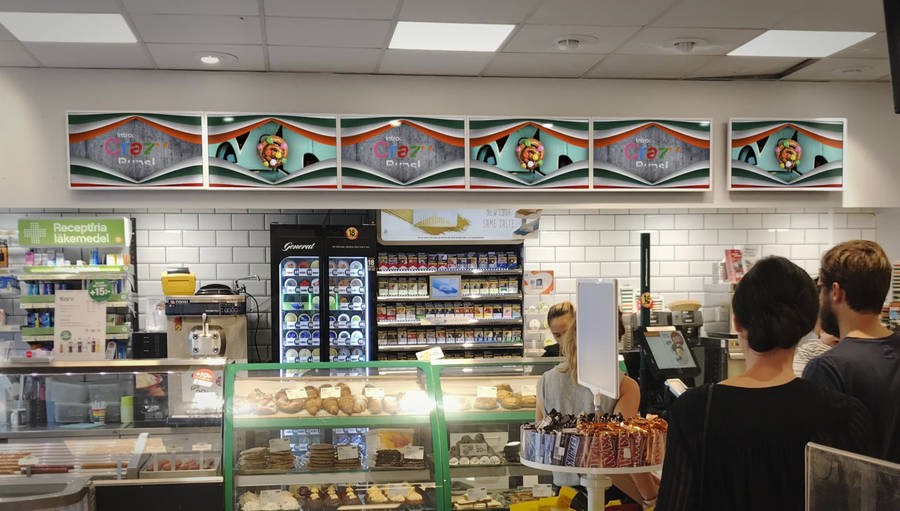 7 Eleven Store Counter Wallpaper