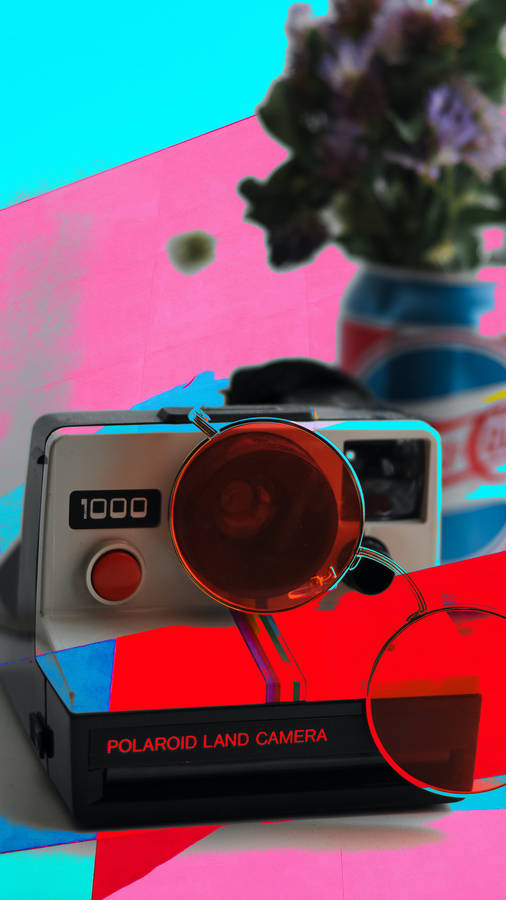 80s Retro Vintage Polaroid Camera Wallpaper