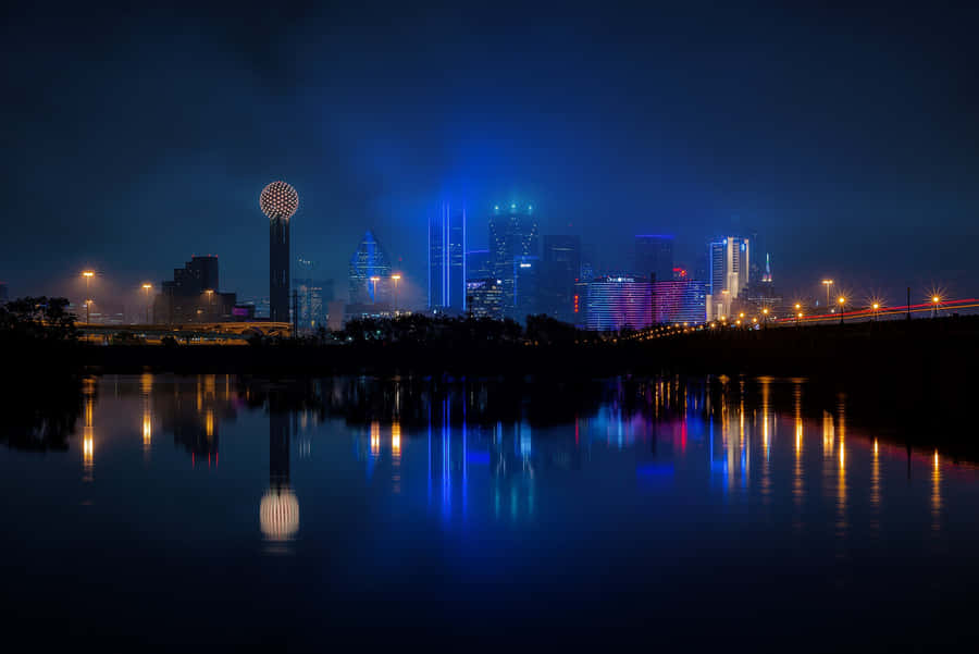 A Breathtaking View Of The Dallas Skyline In Texas Wallpaper