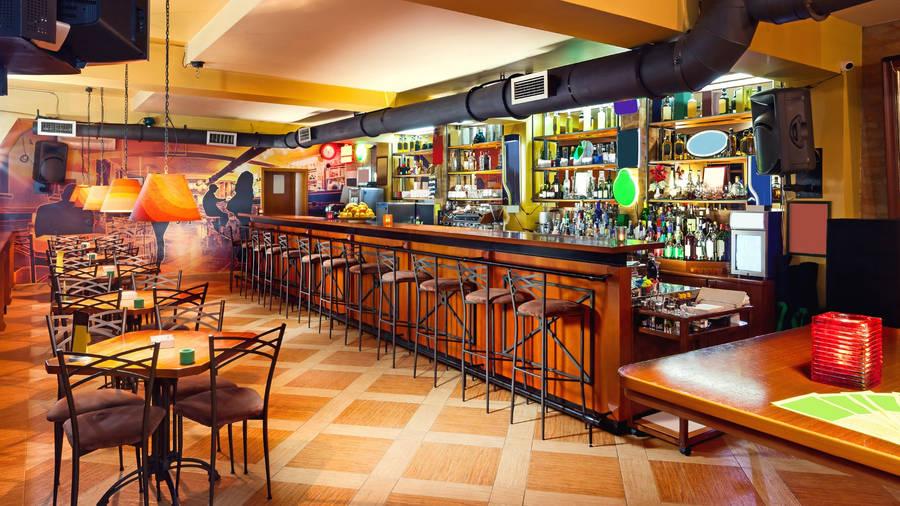 A Posh, Elegant Pub - Vibrant Nightlife Experience Wallpaper