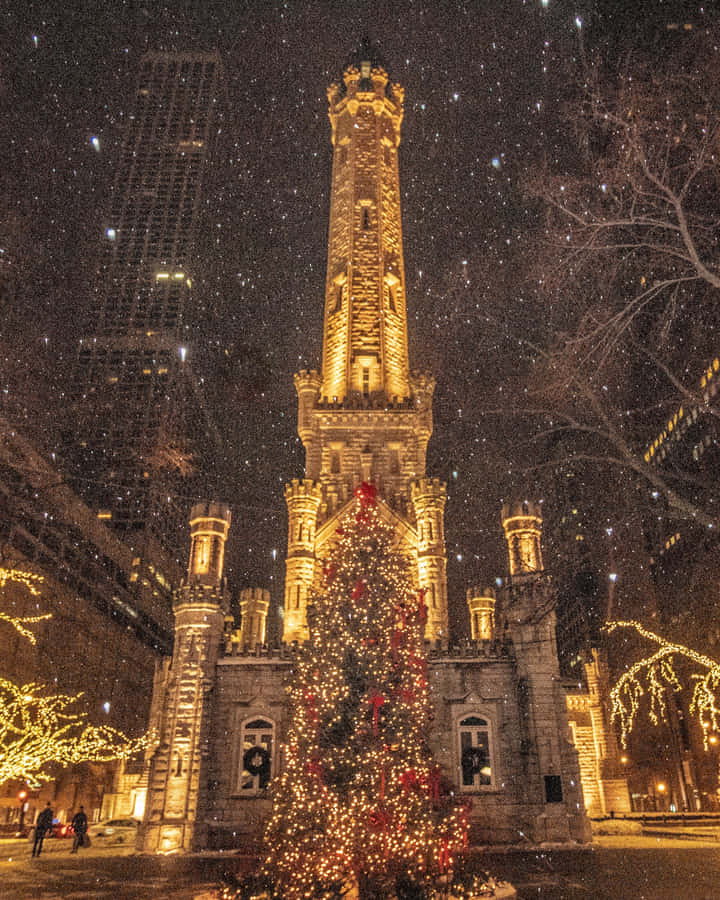 A Traditionally Aesthetic Christmas Tree Wallpaper