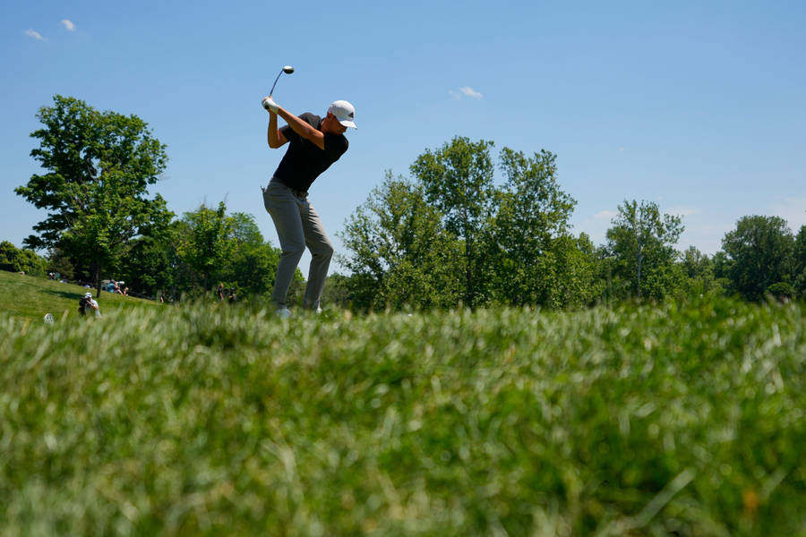 Aaron Wise Playing Golf Wallpaper