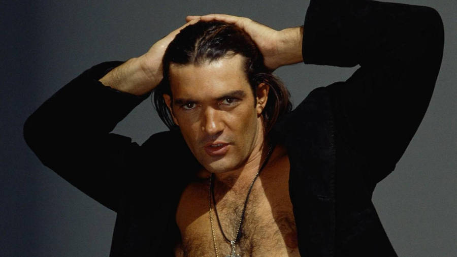 Actor Antonio Banderas Photoshoot Wallpaper