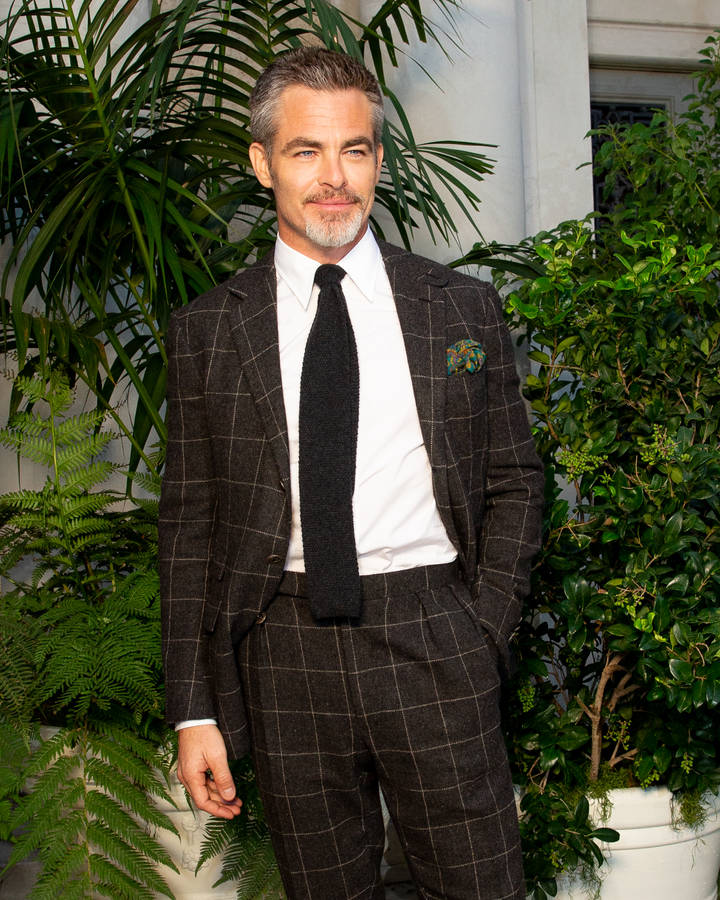 Actor Chris Pine Dressed In The Epitome Of Ralph Lauren Sophistication. Wallpaper