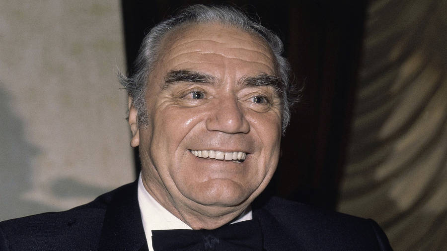 Actor Ernest Borgnine Bright Smile Wallpaper