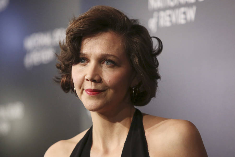 Actress Maggie Gyllenhaal Black Dress Photo Wallpaper