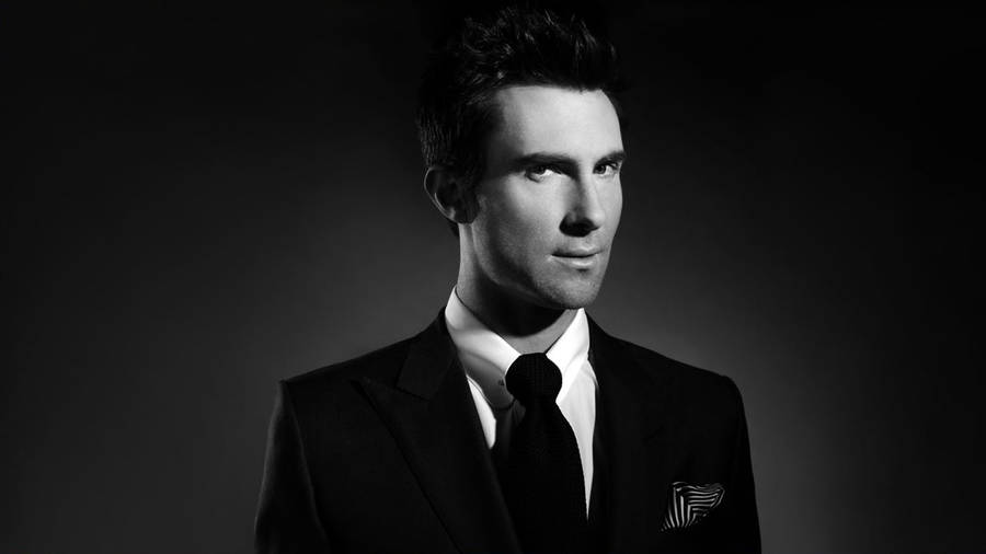 Adam Levine Side Glance Wallpaper