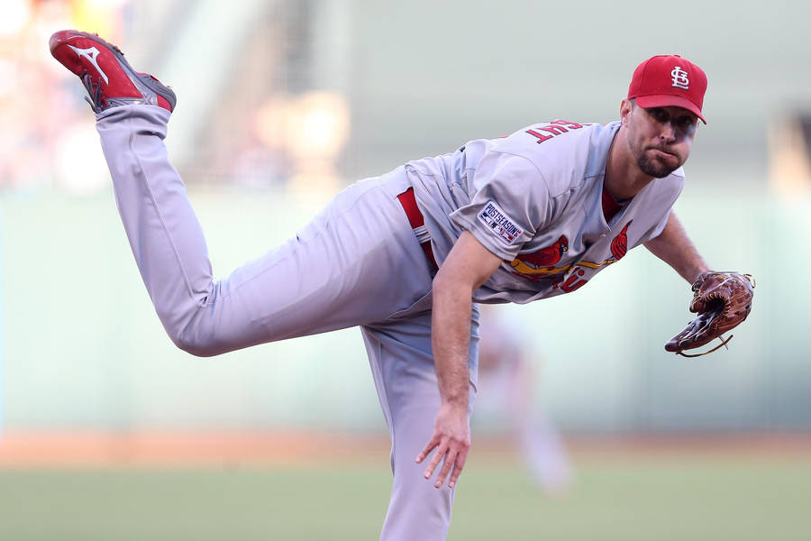 Adam Wainwright With Leg Raised Wallpaper