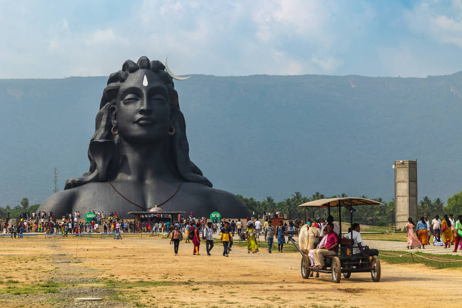 Adiyogi Shiva Statue Visitors Wallpaper