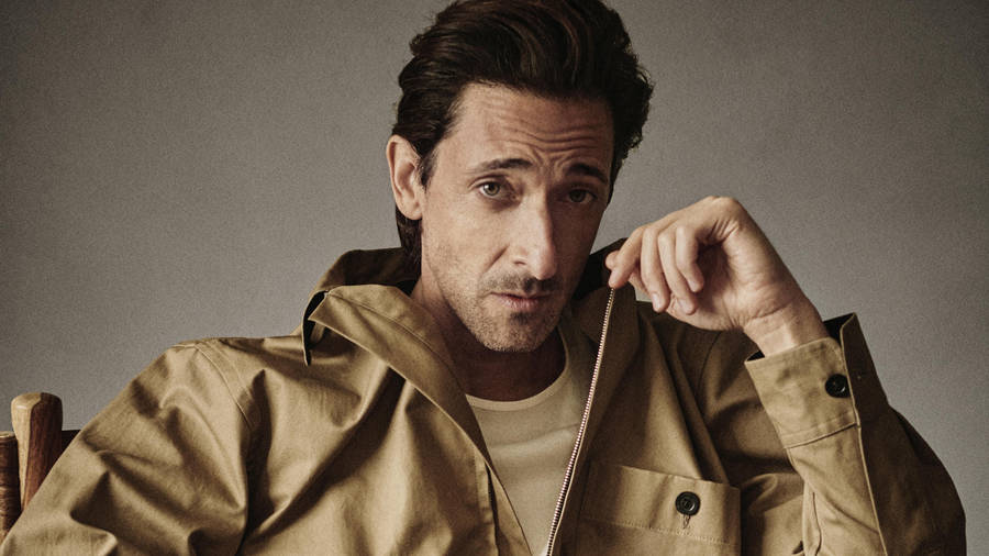 Adrien Brody Depicted In Subtle Tones Wallpaper