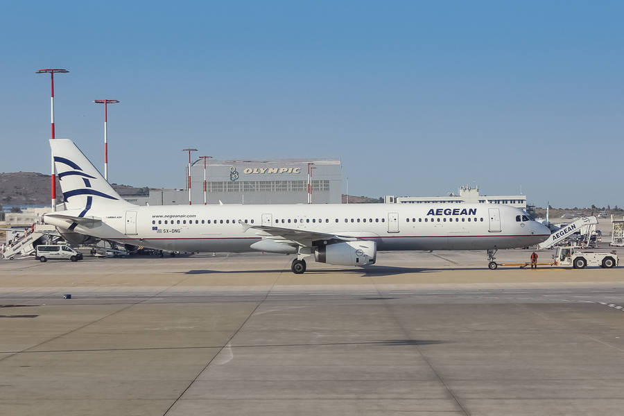 Aegean Airlines Flag Carrier Airbus A321-231 Passenger Plane Wallpaper