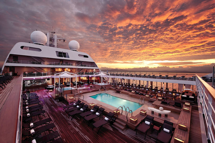 Aesthetic Cruise Ship Sunset Wallpaper