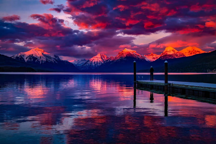 Aesthetic Sky And Snowy Peaks Wallpaper