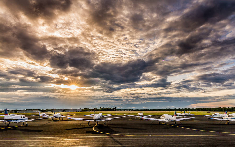 Airfields At The Airport Wallpaper