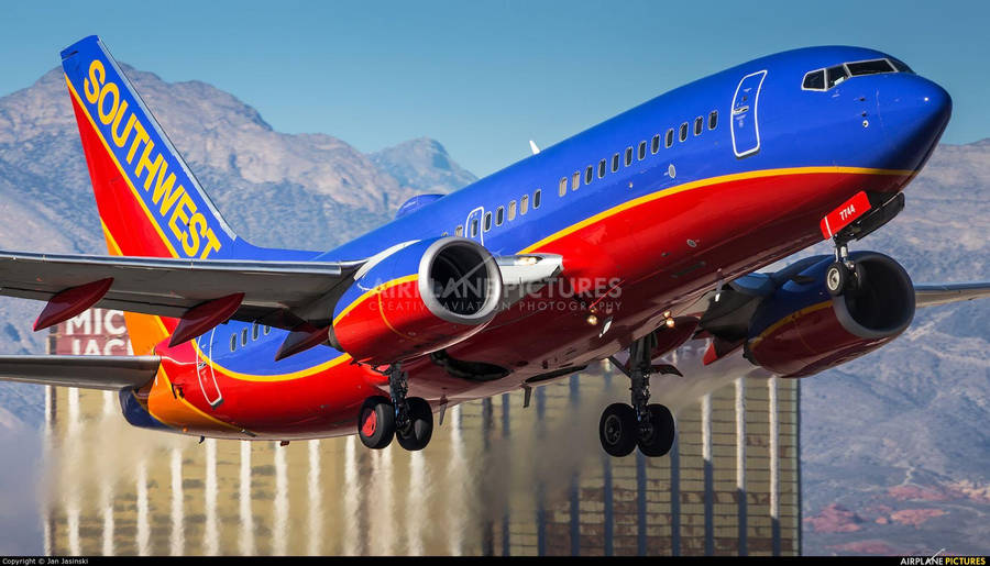 Airplane Mountain Ranges Southwest Airlines Wallpaper