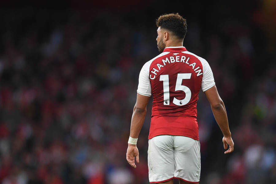 Alex Oxlade-chamberlain Back View Wallpaper