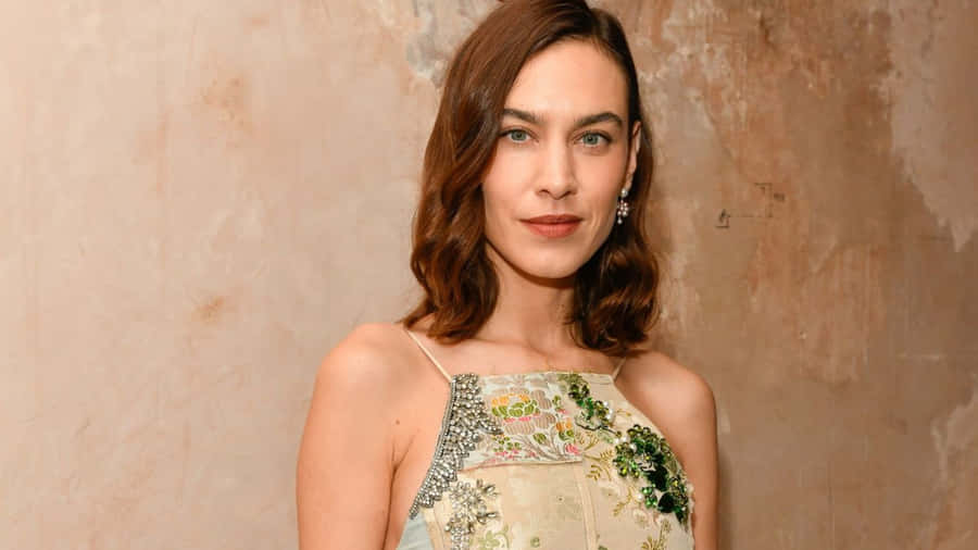 Alexa Chung Elegant Event Look Wallpaper