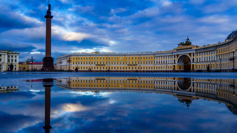 Alexander Column In St. Petersburg Wallpaper