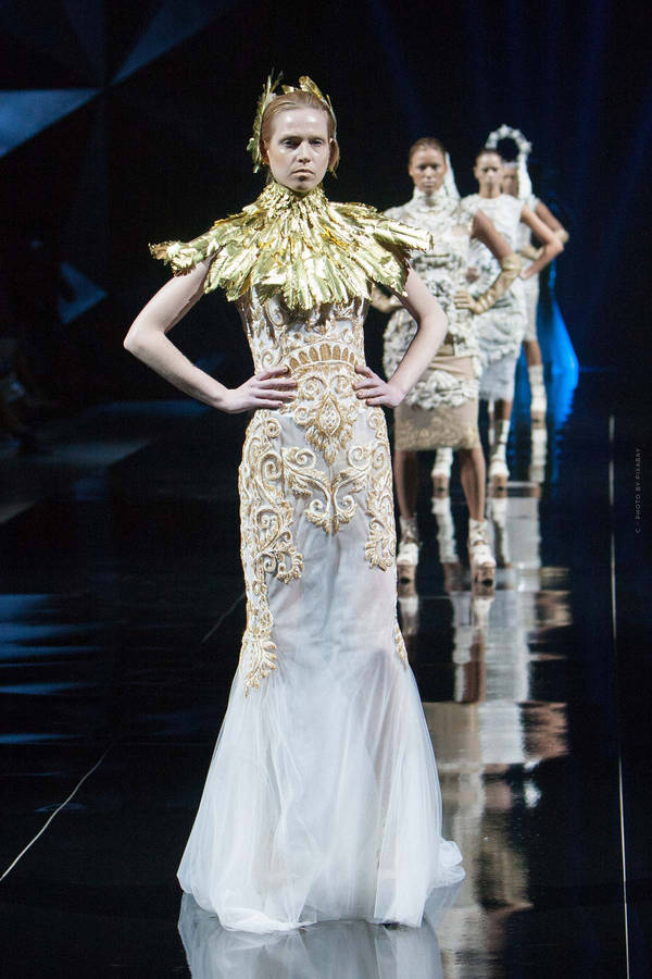 Alexander Mcqueen Goddess Dress Wallpaper