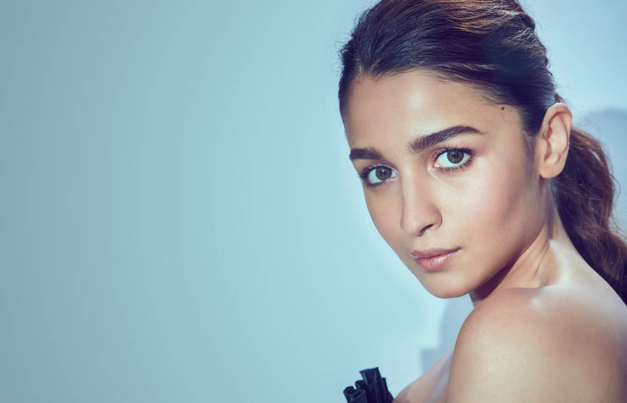 Alia Bhatt Indian Actress Close-up Wallpaper