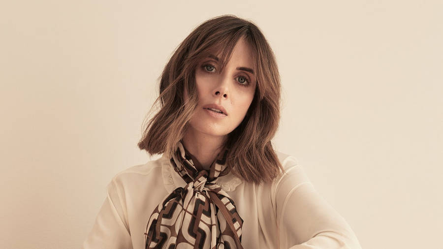 Alison Brie Wearing Scarf Wallpaper