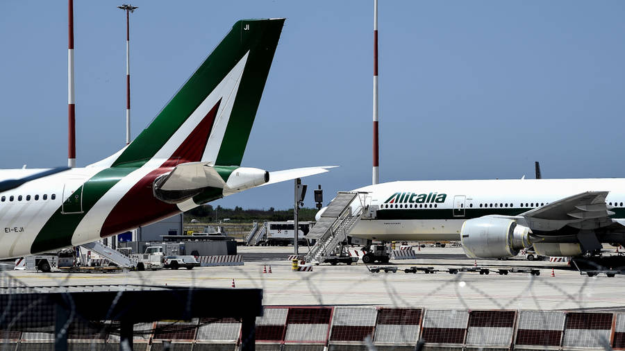 Alitalia Tarmac Wallpaper