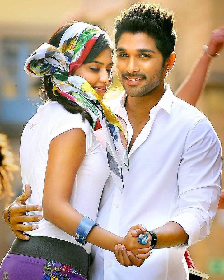 Allu Arjun And Amala Paul Dancing Wallpaper