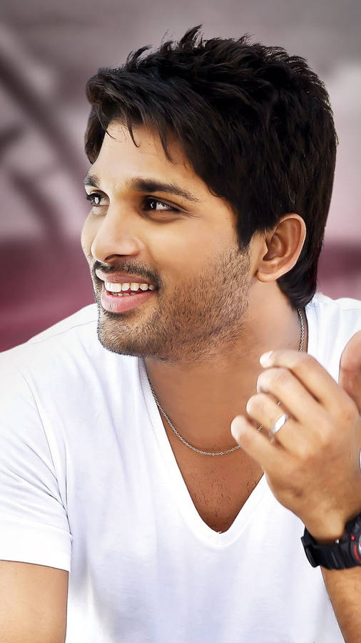 Allu Arjun Hd White Shirt Wallpaper