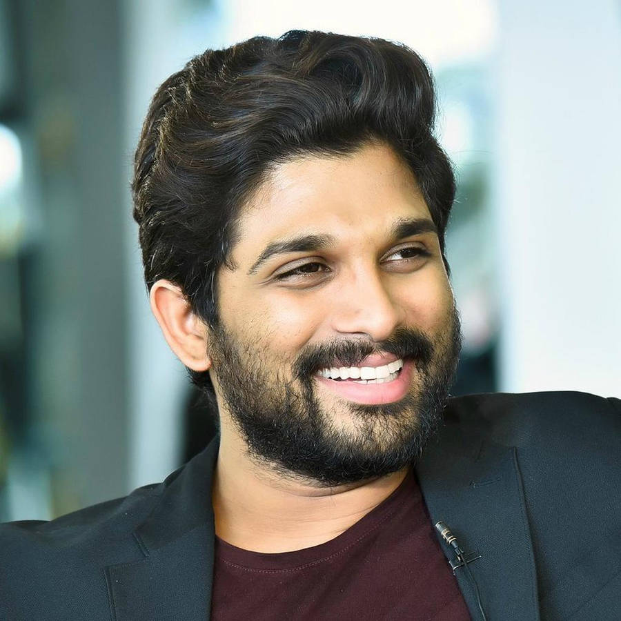 Allu Arjun Smiling Wallpaper