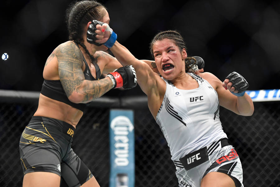 Amanda Nunes Missing Punch Of Julianna Peña Wallpaper